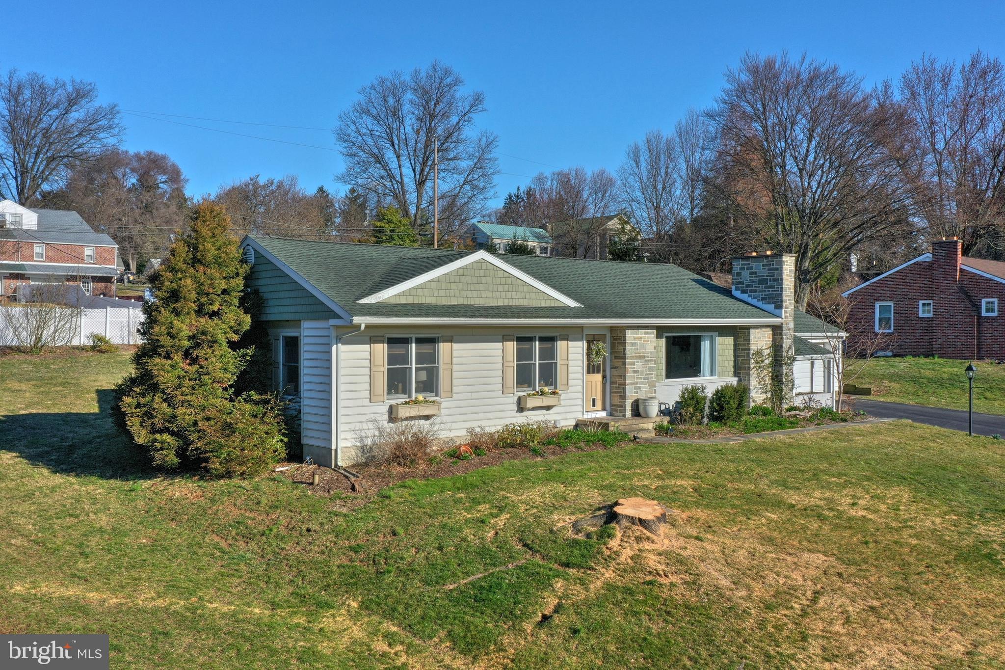 451 Waters Road York, PA 17403 - Photo 3 of 52