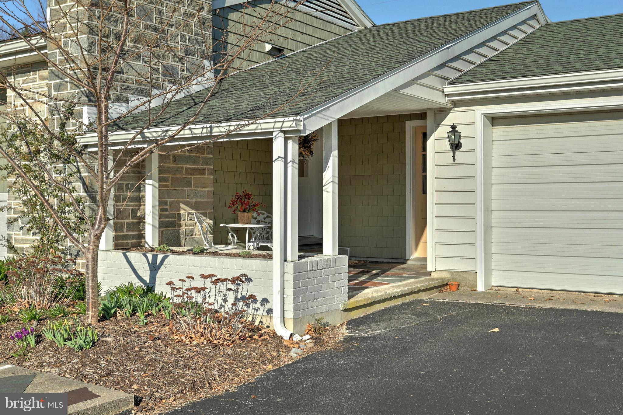 451 Waters Road York, PA 17403 - Photo 4 of 52