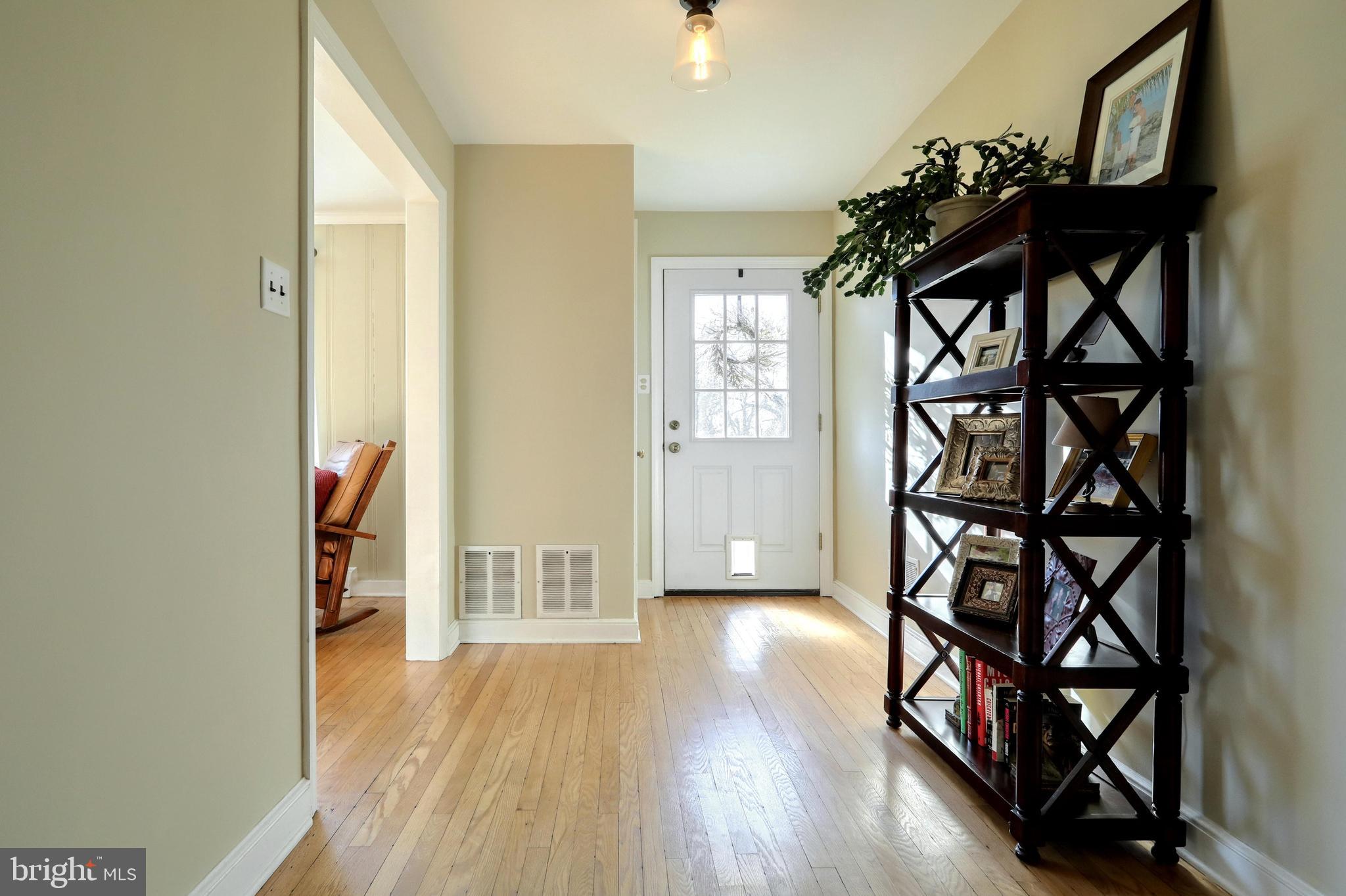 451 Waters Road York, PA 17403 - Photo 6 of 52