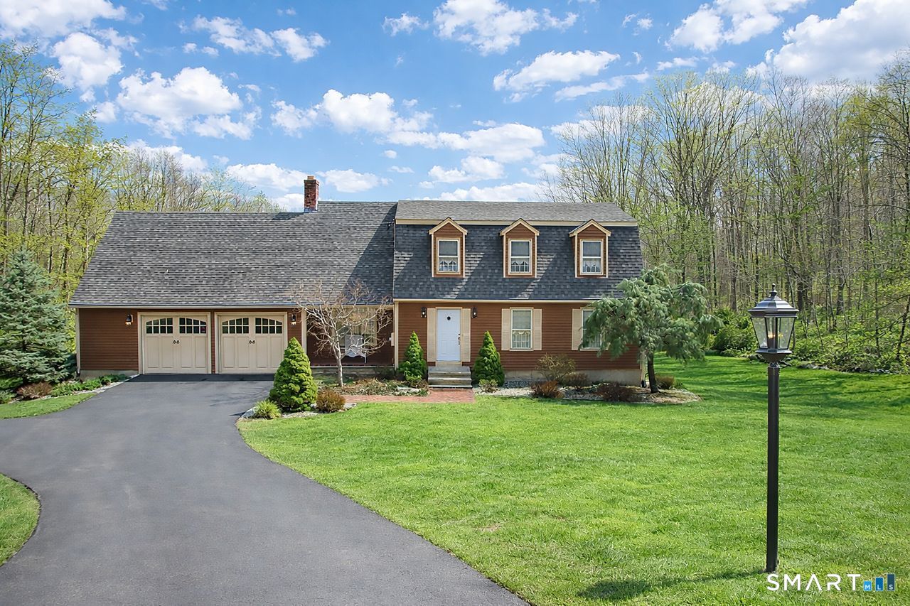 Welcome to 370 Opening Hill in Madison, CT