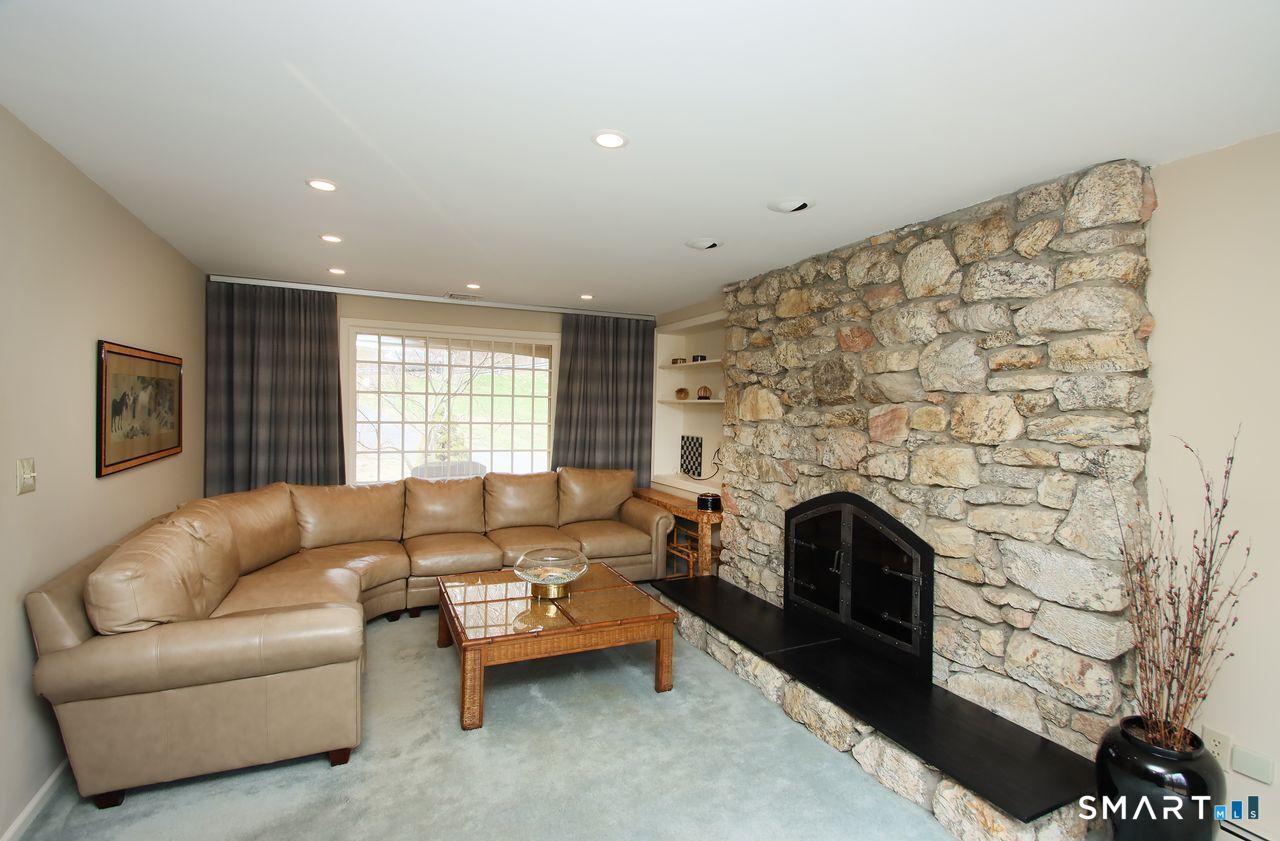 370 Opening Hill Road Madison, CT 06443 - Photo 10 of 27