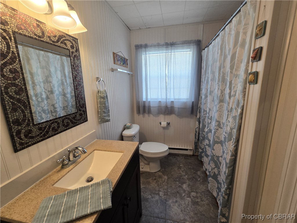 320 Chesapeake Shore Road Port Haywood, VA 23138 - Photo 28 of 46 Bathroom with tiled tub