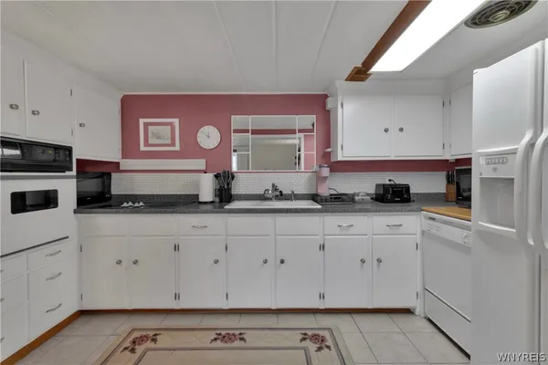 $364,900 | 3021 Walbridge Drive, Hamburg, NY 14075