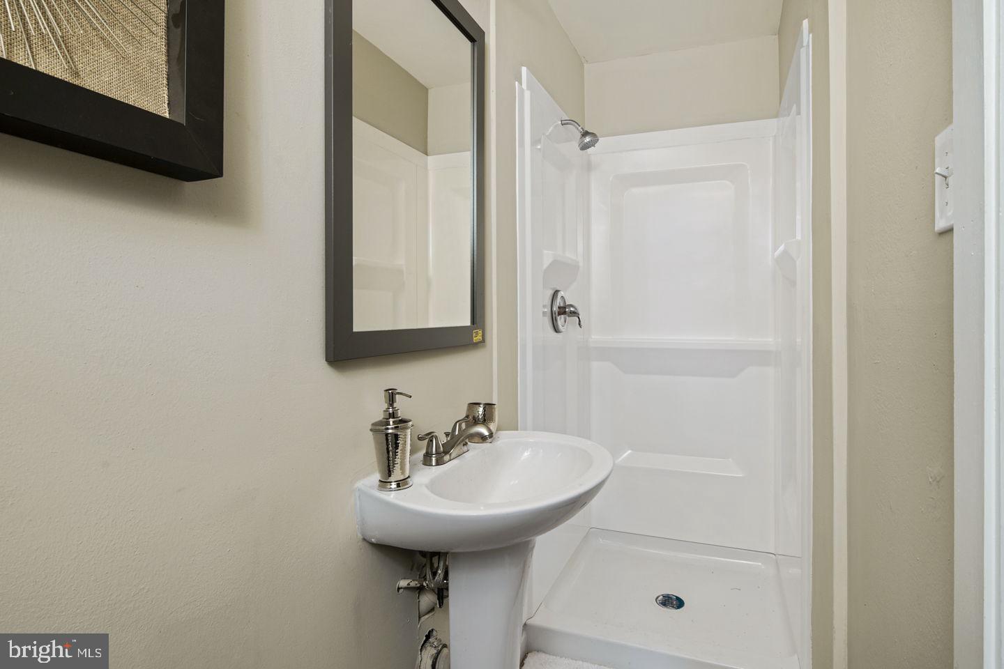 190 Windmill Road Willow Grove, PA 19090 - Photo 19 of 29 Gallery Image 19