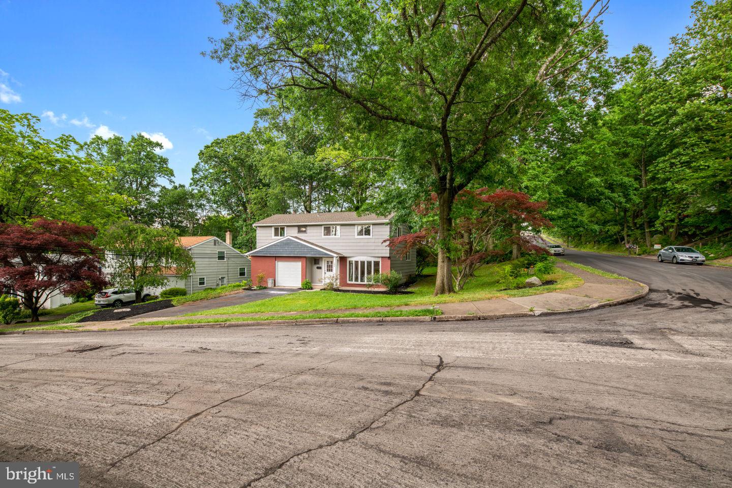 190 Windmill Road Willow Grove, PA 19090 - Photo 4 of 29 Gallery Image 4