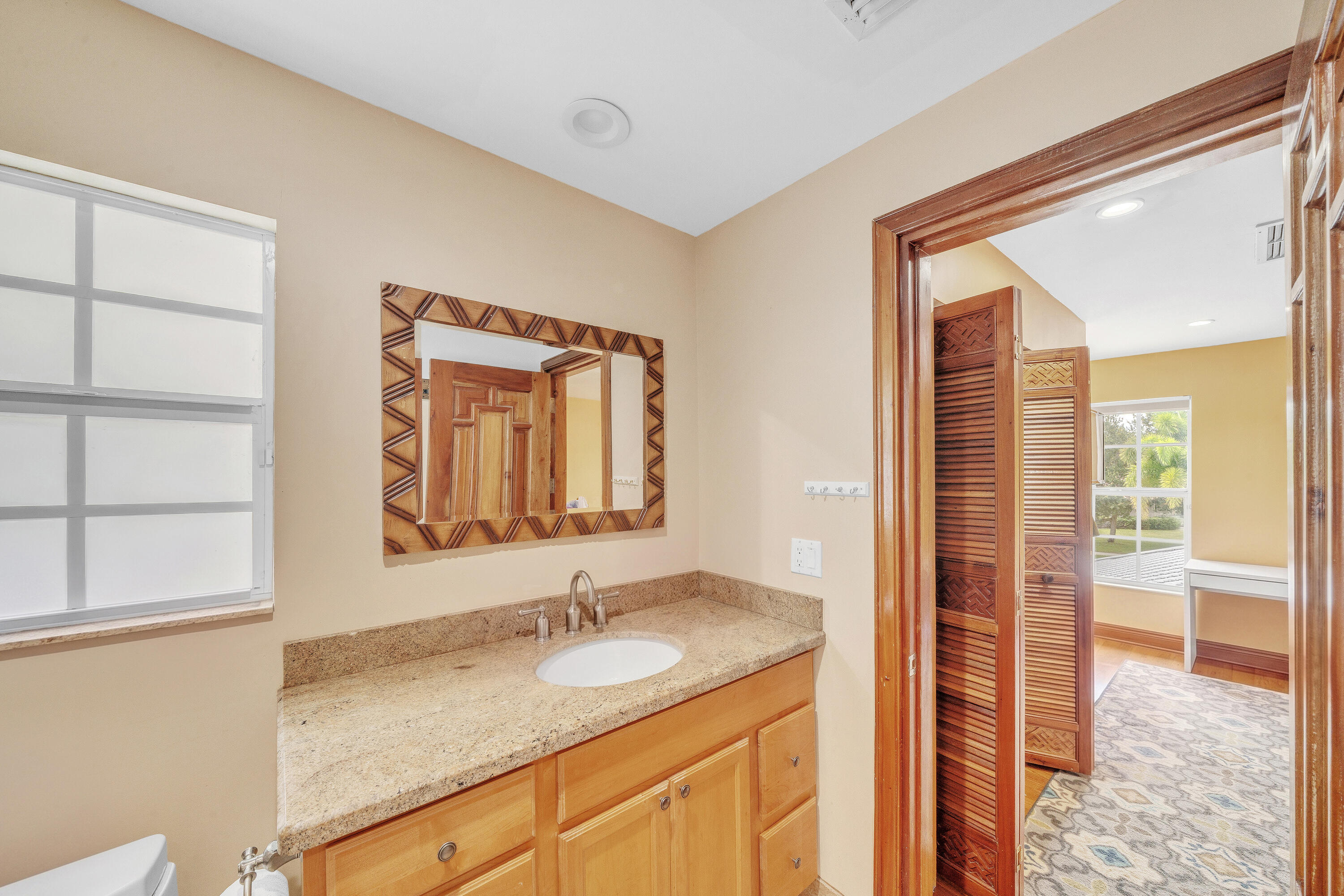 5844 Pinebrook Drive Boca Raton, FL 33433 - Photo 71 of 104 24 Jack and Jill Bath (2)