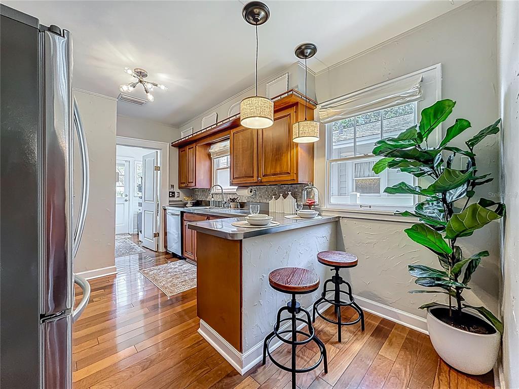 231 15th Avenue Northeast St. Petersburg, FL 33704 - Photo 18 of 61