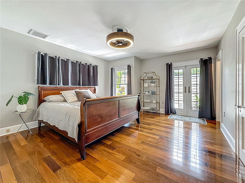 231 15th Avenue Northeast St. Petersburg, FL 33704 - Photo 23 of 61