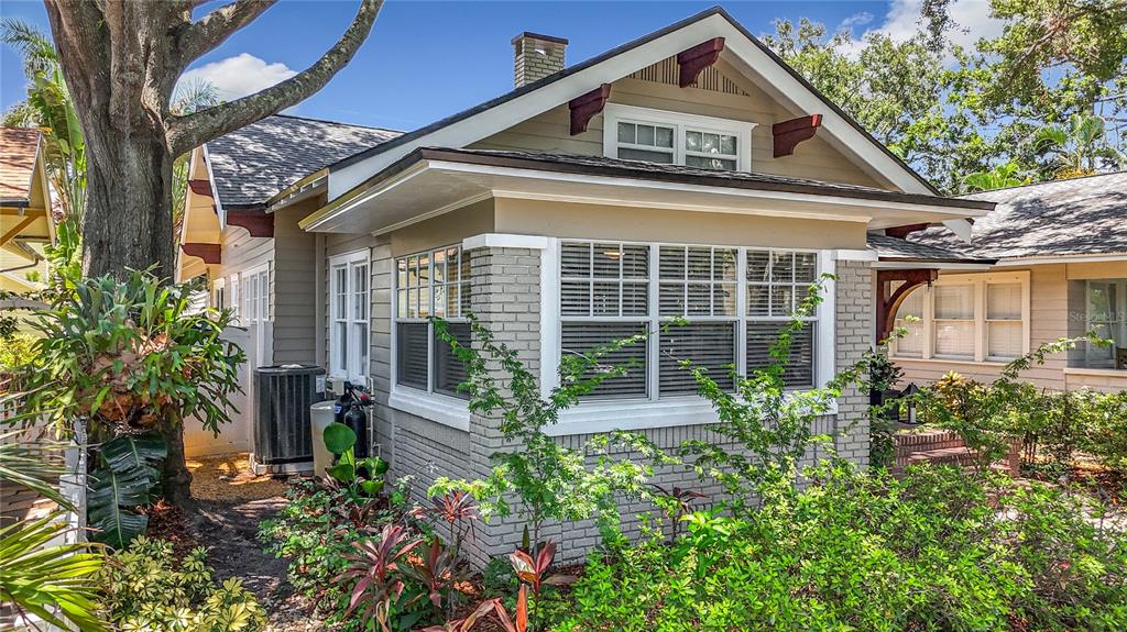 231 15th Avenue Northeast St. Petersburg, FL 33704 - Photo 3 of 61