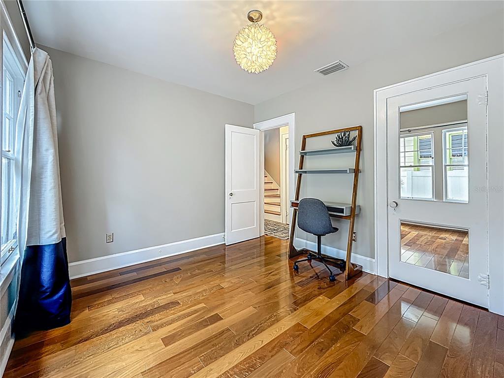 231 15th Avenue Northeast St. Petersburg, FL 33704 - Photo 31 of 61