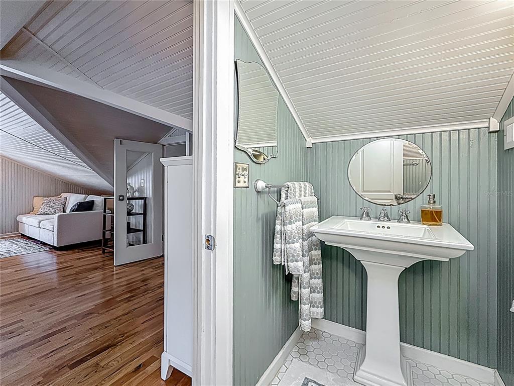 231 15th Avenue Northeast St. Petersburg, FL 33704 - Photo 40 of 61