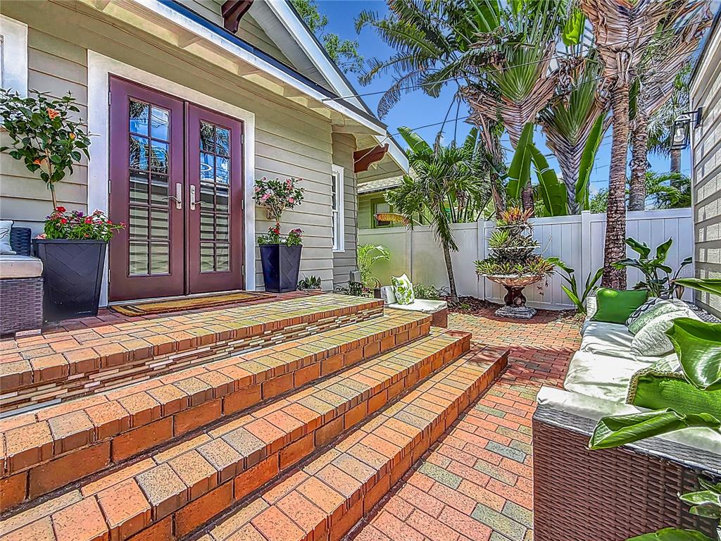 231 15th Avenue Northeast St. Petersburg, FL 33704 - Photo 48 of 61