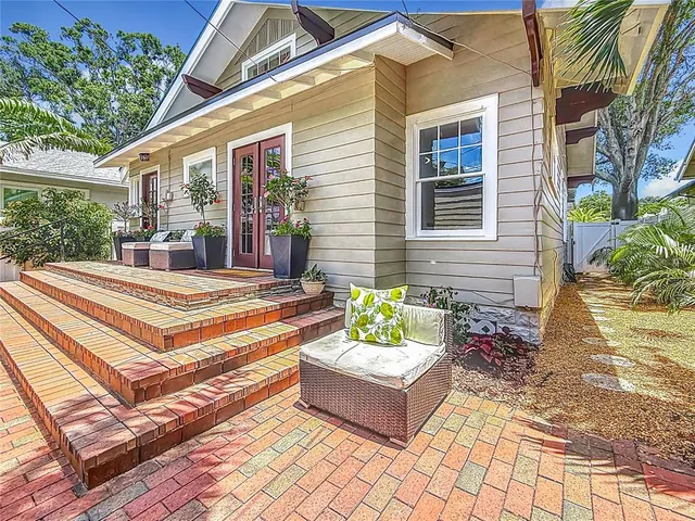 $1,250,000 | 231 15th Avenue Northeast, St. Petersburg, FL 33704