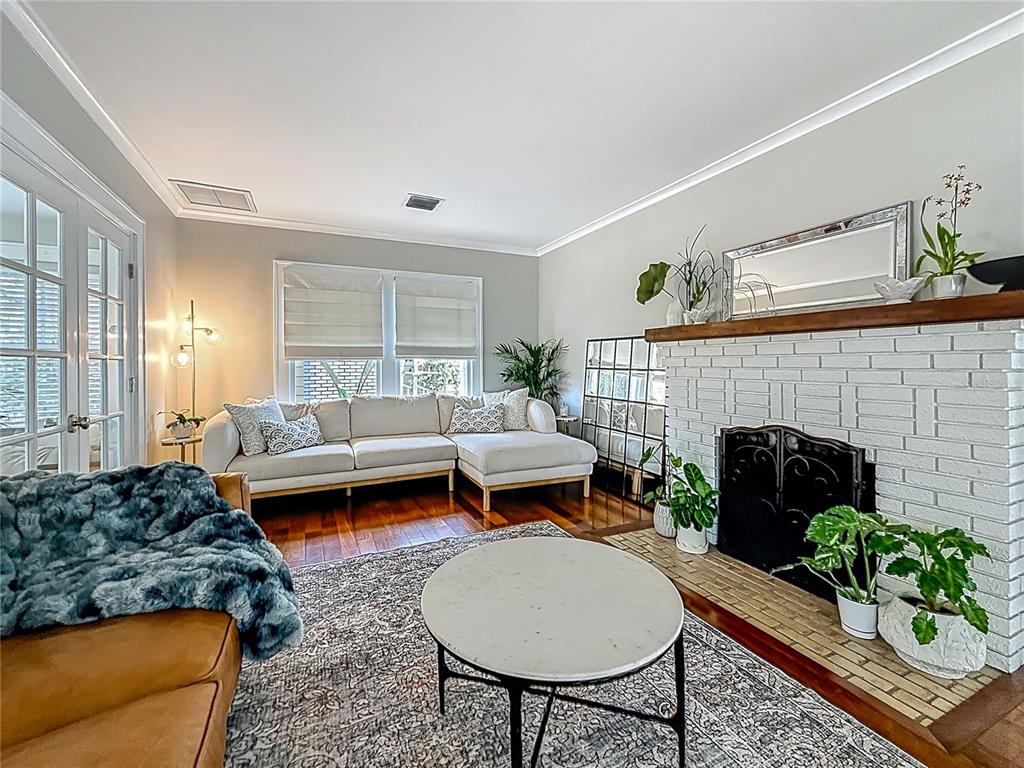 231 15th Avenue Northeast St. Petersburg, FL 33704 - Photo 8 of 61