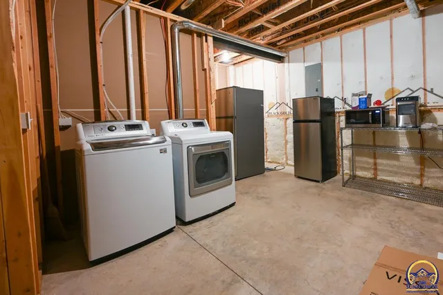 $529,900 | 4319 Southeast Stone Ledge Drive, Topeka, KS 66605