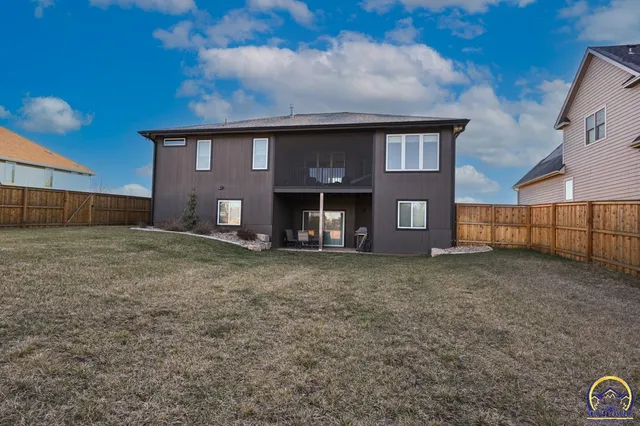 $529,900 | 4319 Southeast Stone Ledge Drive, Topeka, KS 66605