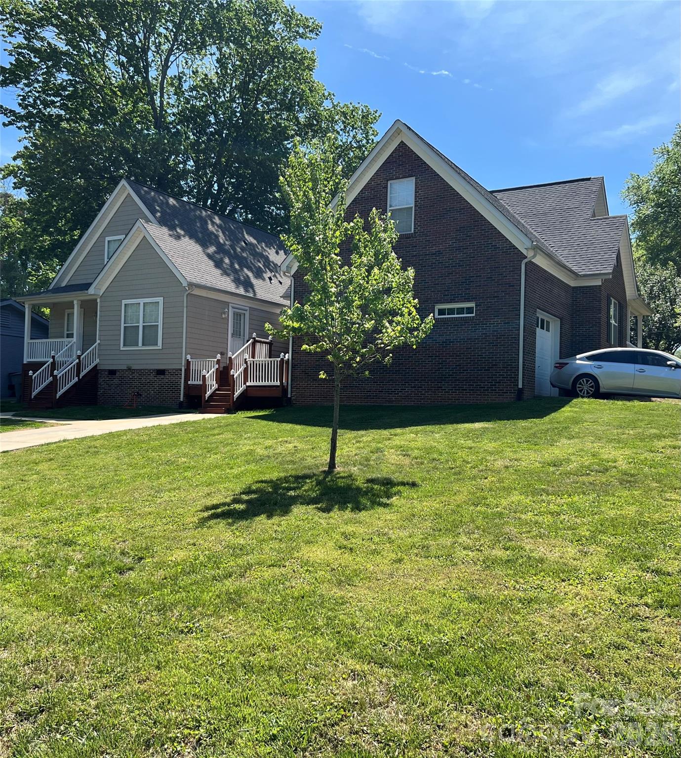 5111 Clearwater Road Charlotte, NC 28217 - Photo 2 of 33