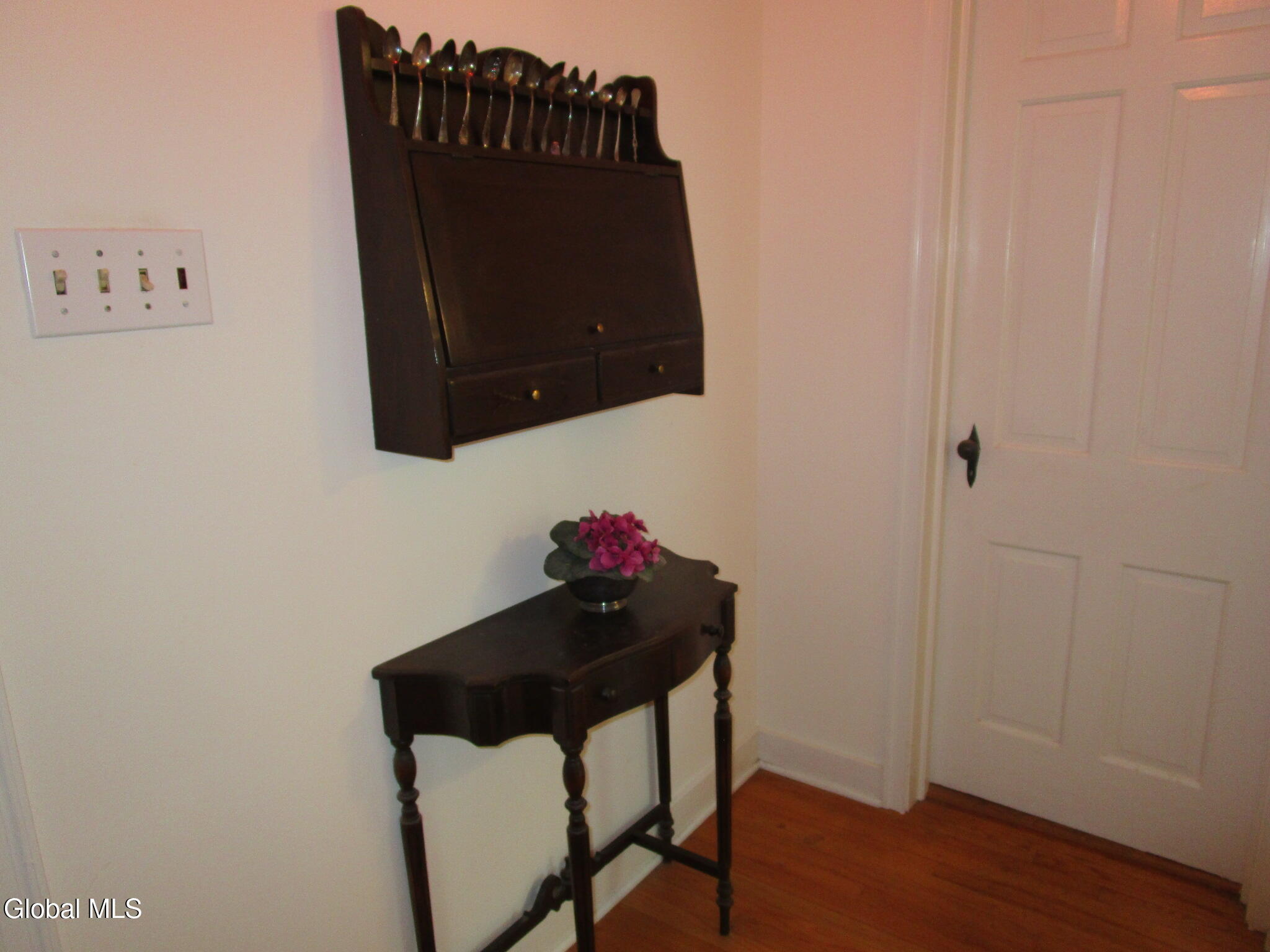 2276 Cayuga Road Niskayuna, NY 12309 - Photo 13 of 73 IMG_8458