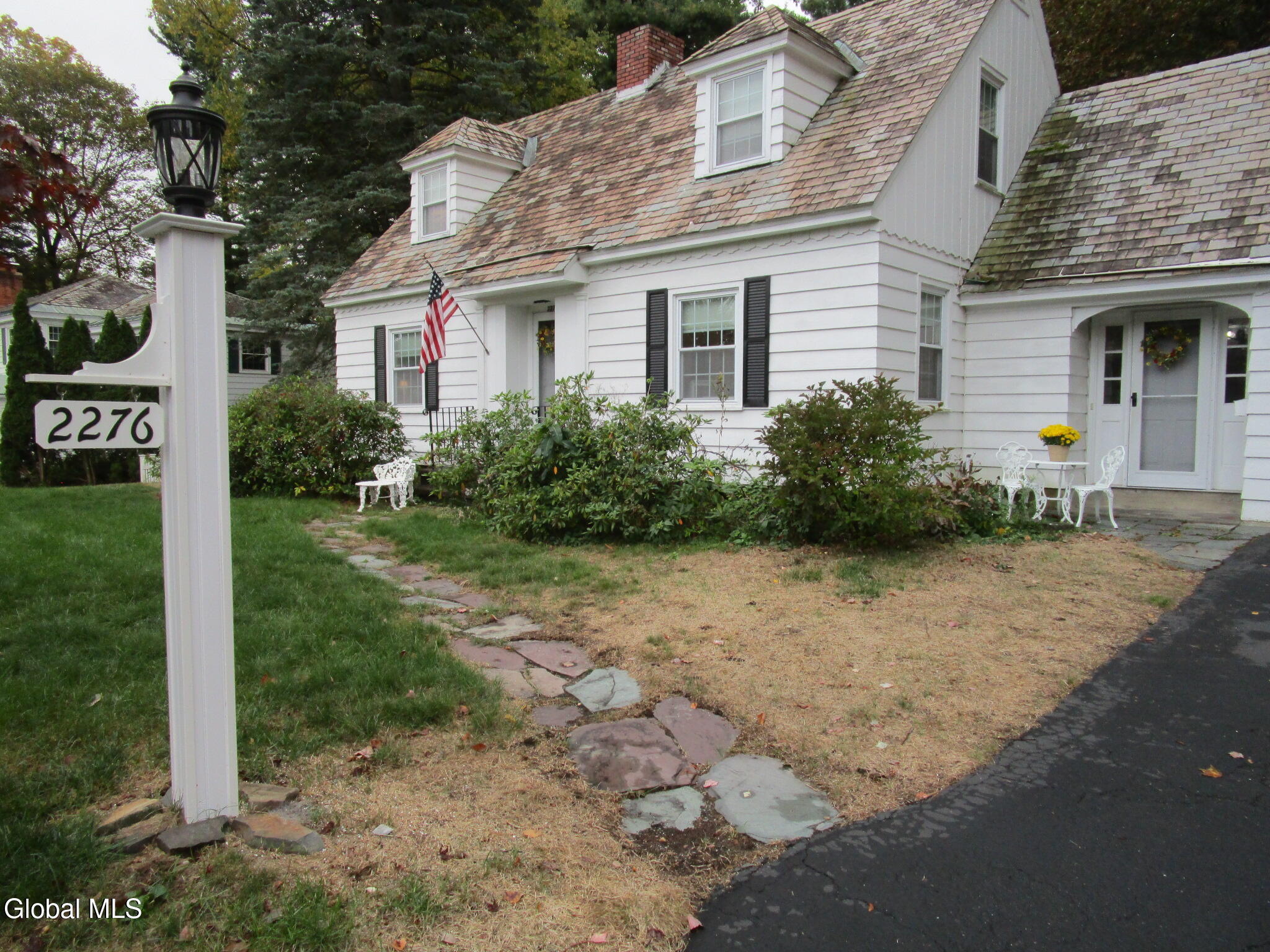 2276 Cayuga Road Niskayuna, NY 12309 - Photo 3 of 73 IMG_8611