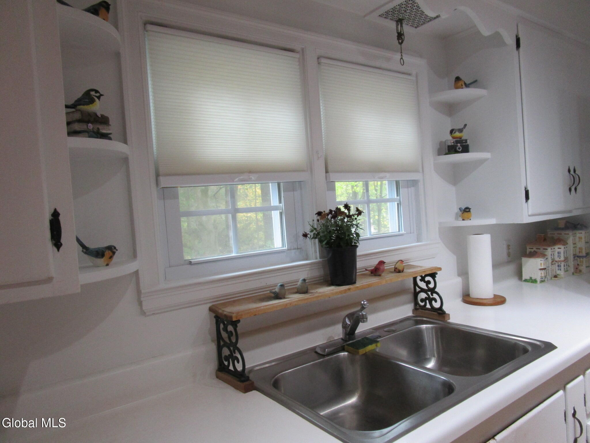 2276 Cayuga Road Niskayuna, NY 12309 - Photo 36 of 73 IMG_8459