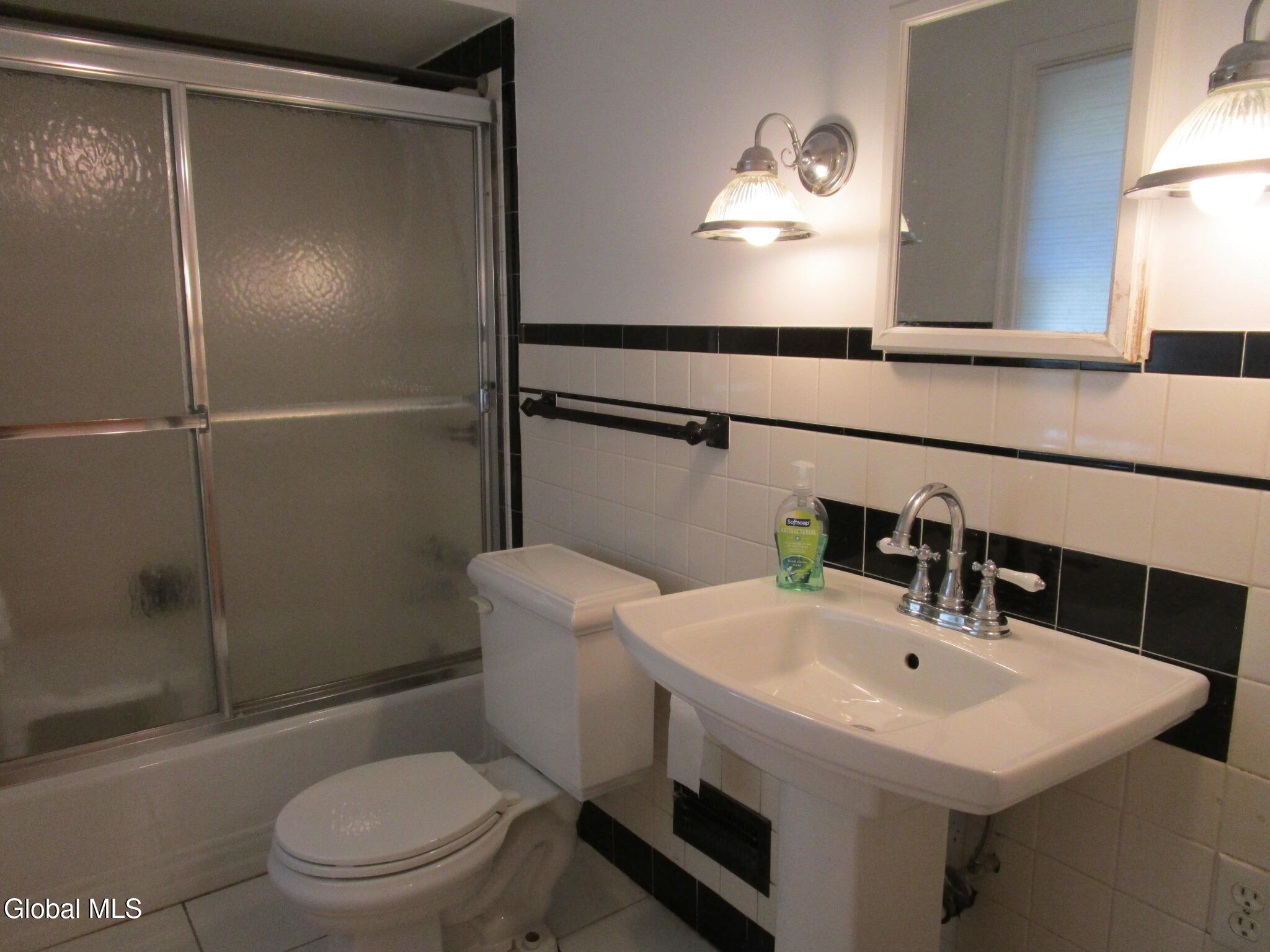 2276 Cayuga Road Niskayuna, NY 12309 - Photo 72 of 73 IMG_8687