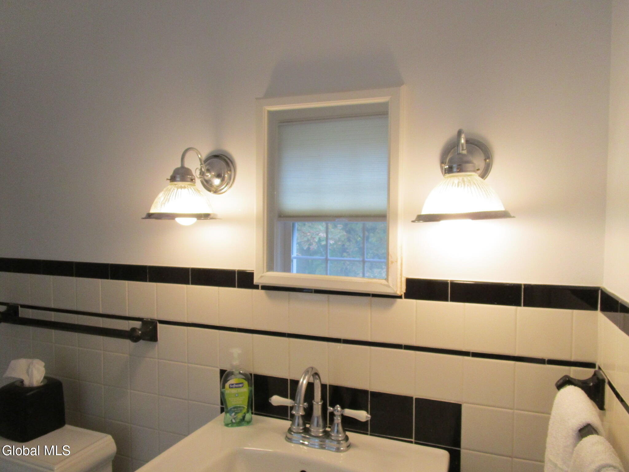 2276 Cayuga Road Niskayuna, NY 12309 - Photo 73 of 73 IMG_8505