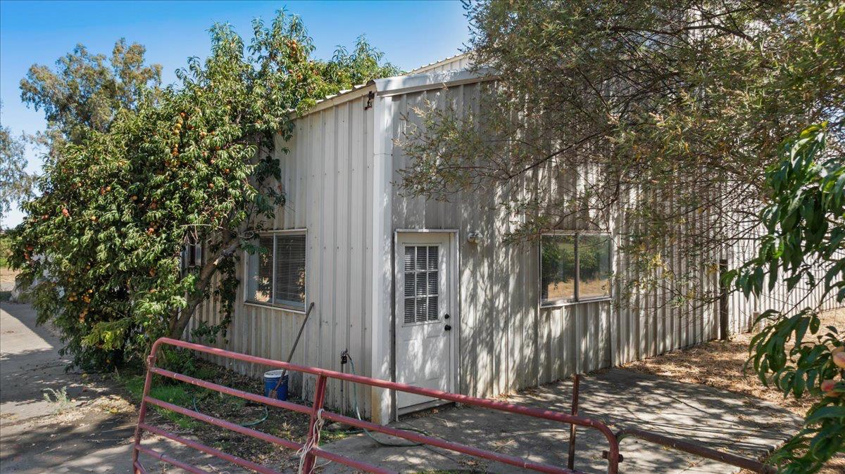 12900 Angrave Road Herald, CA 95638 - Photo 70 of 99 a backyard of a house with lots of green space