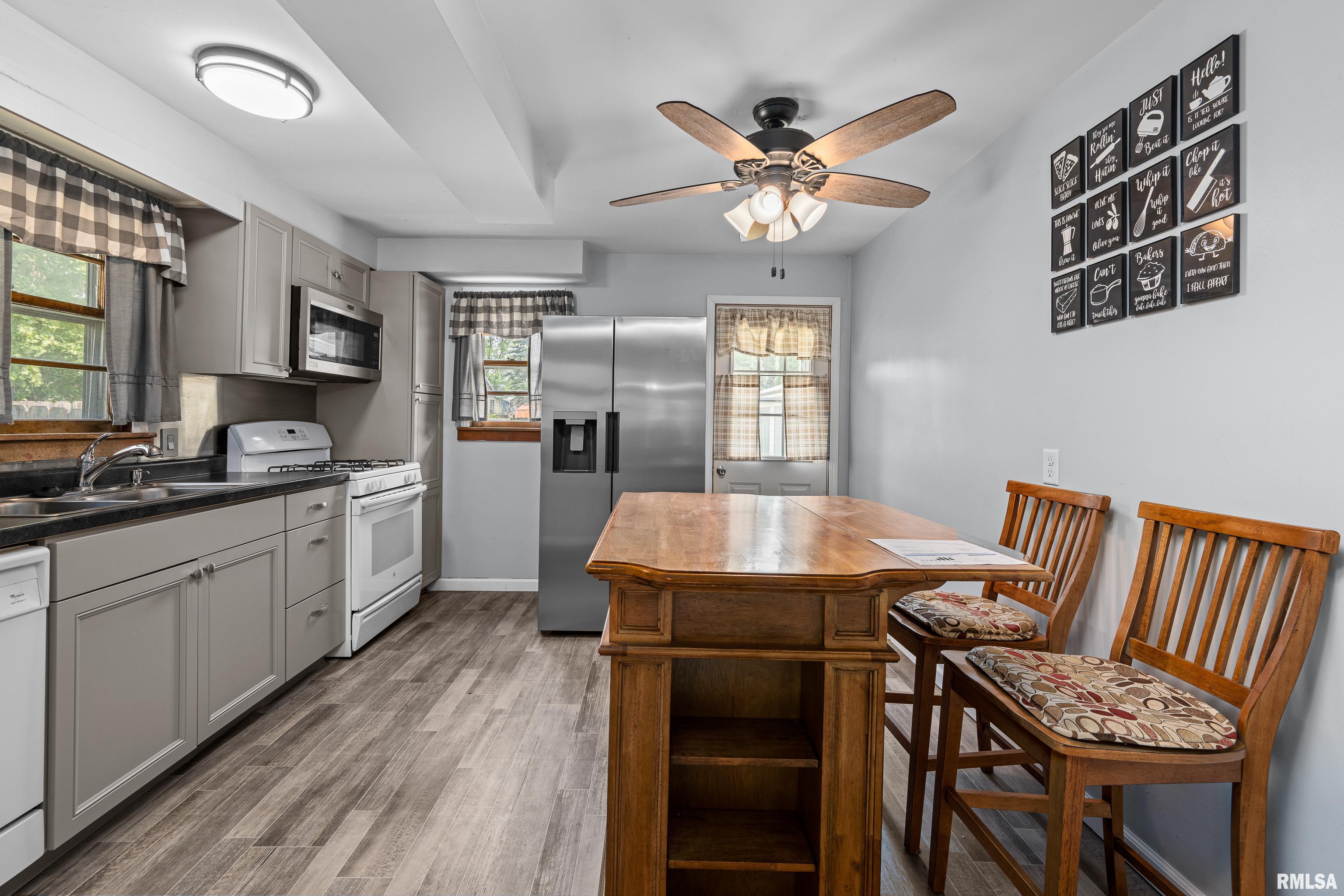 129 State Street Carbon Cliff, IL 61239 - Photo 6 of 23