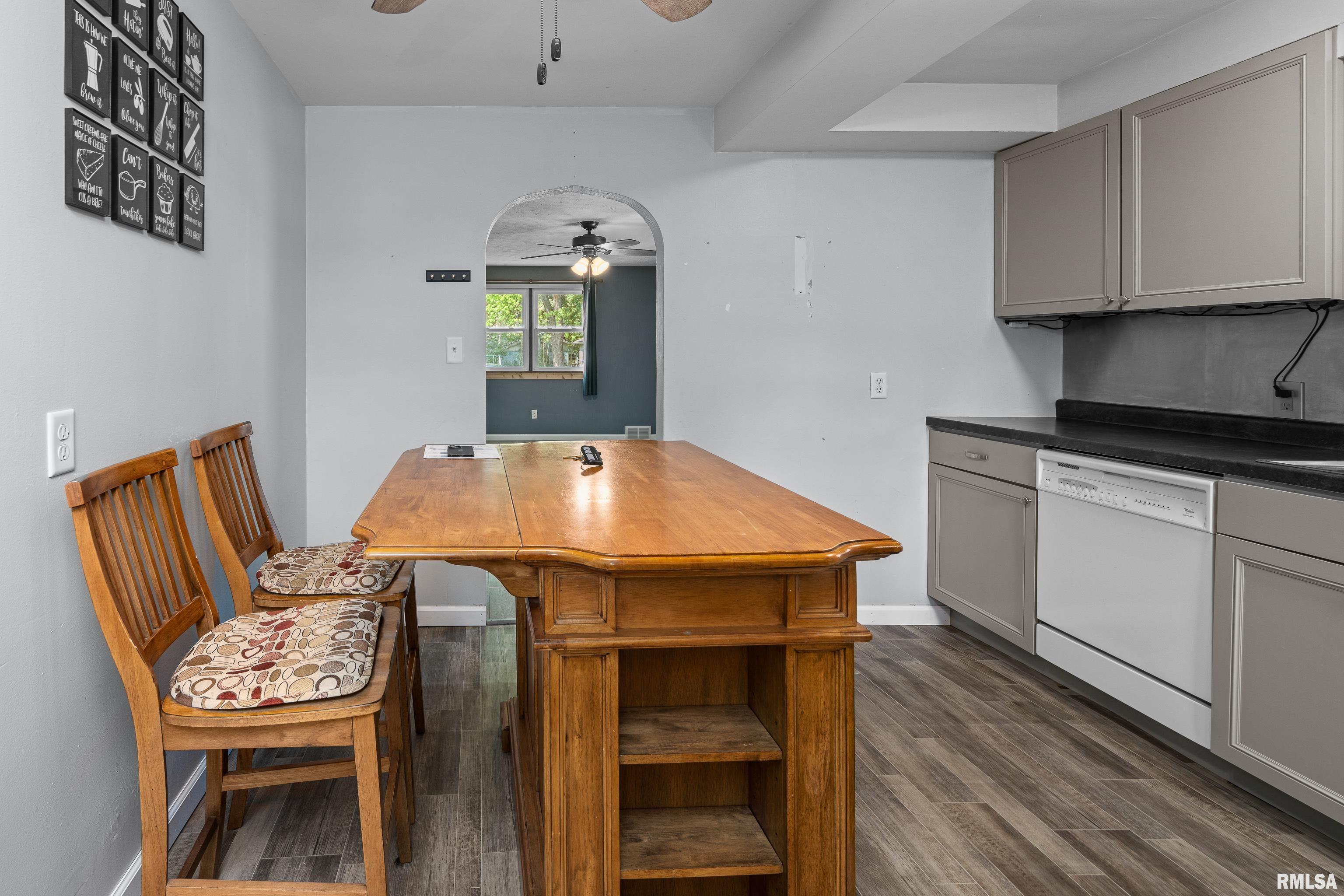 129 State Street Carbon Cliff, IL 61239 - Photo 7 of 23