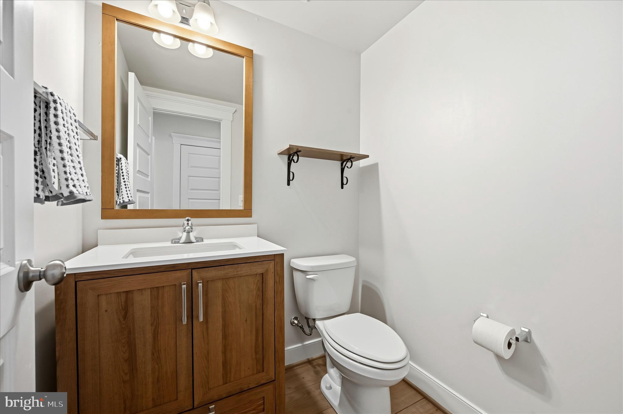 35939 Fieldside Way Round Hill, VA 20141 - Photo 12 of 82 Bathroom