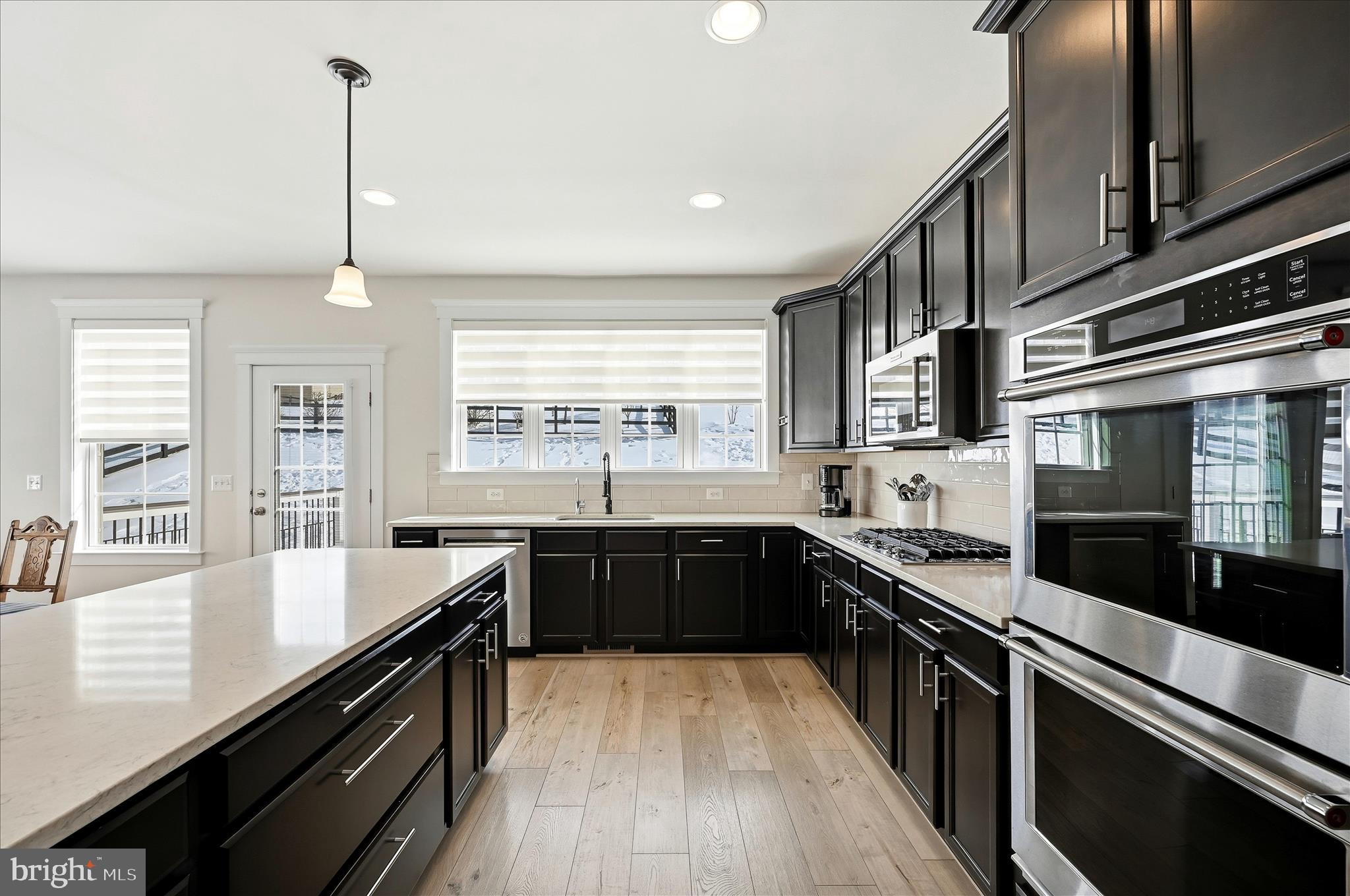 35939 Fieldside Way Round Hill, VA 20141 - Photo 25 of 82 Kitchen