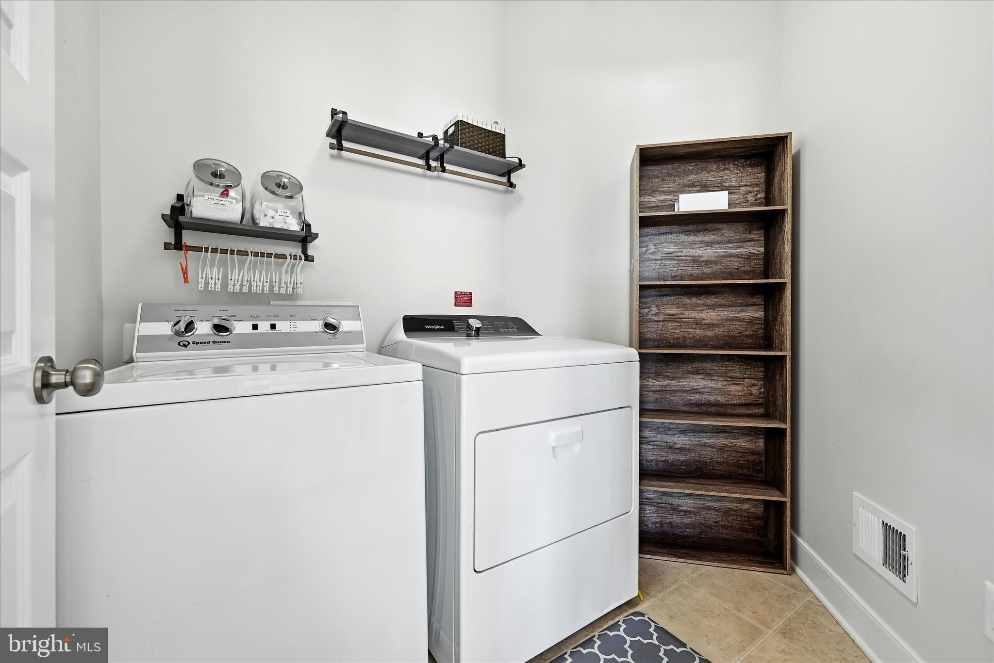 35939 Fieldside Way Round Hill, VA 20141 - Photo 42 of 82 a utility room with dryer and washer