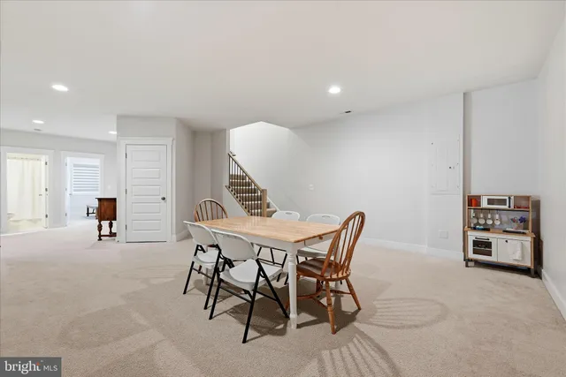 $975,000 | 35939 Fieldside Way, Round Hill, VA 20141