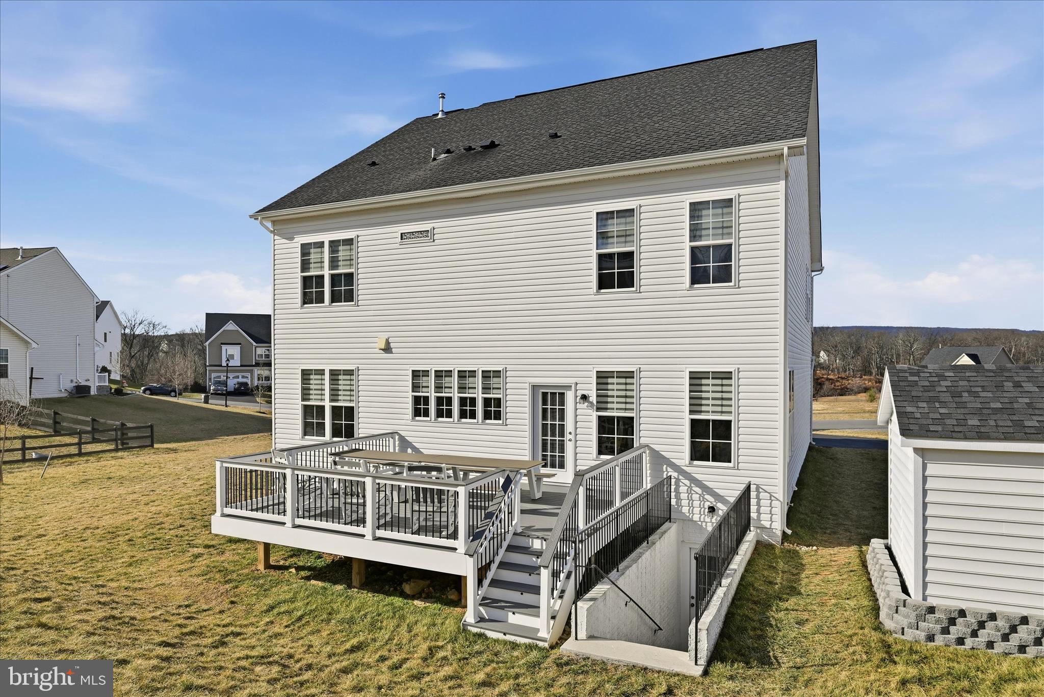 35939 Fieldside Way Round Hill, VA 20141 - Photo 65 of 82 Back Exterior