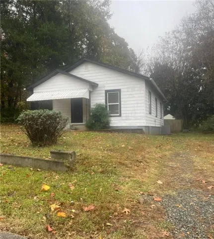 $1,075 | 513 10th Street, Gibsonville, NC 27249