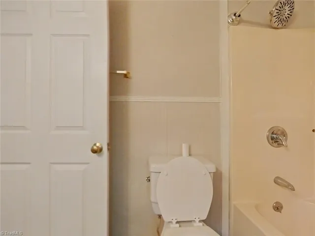 $1,075 | 513 10th Street, Gibsonville, NC 27249