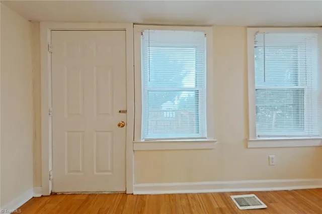 $1,075 | 513 10th Street, Gibsonville, NC 27249