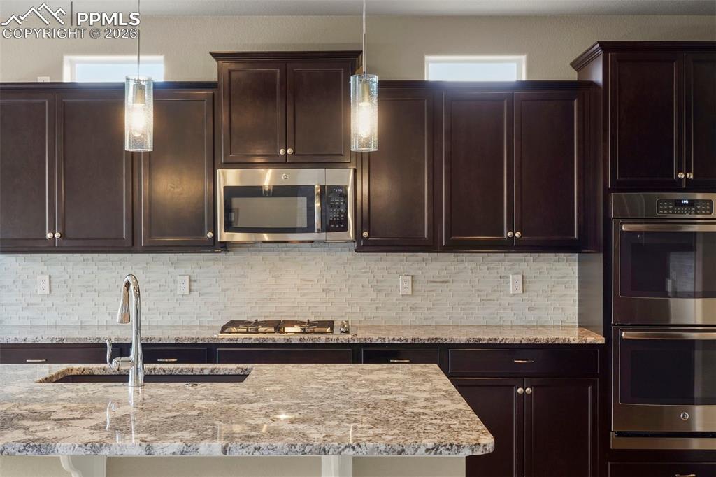 7215 Rim Bluff Lane Colorado Springs, CO 80927 - Photo 18 of 44