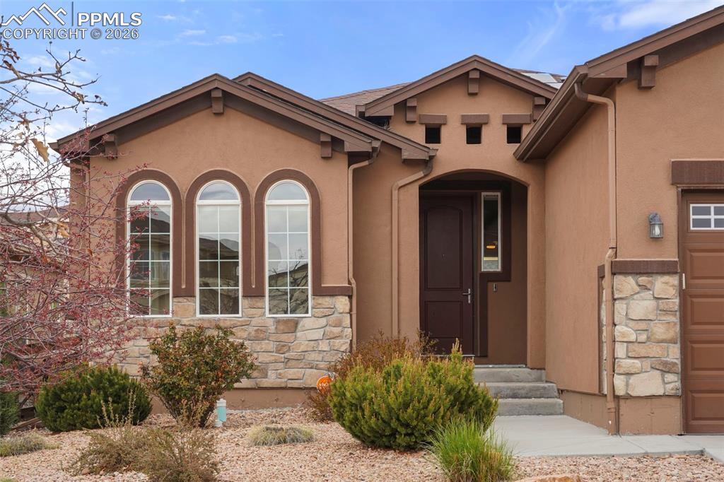 7215 Rim Bluff Lane Colorado Springs, CO 80927 - Photo 3 of 44