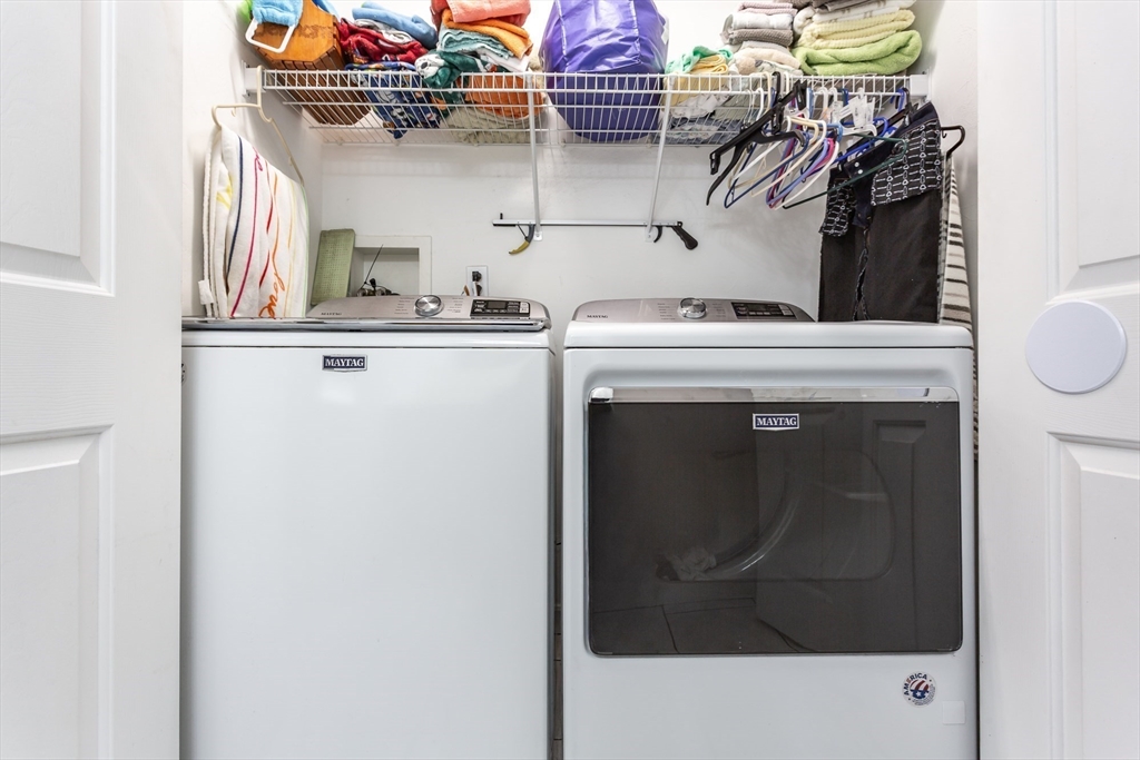 20 Sandy Way Mashpee, MA 02649 - Photo 14 of 33 a utility room with dryer and washer