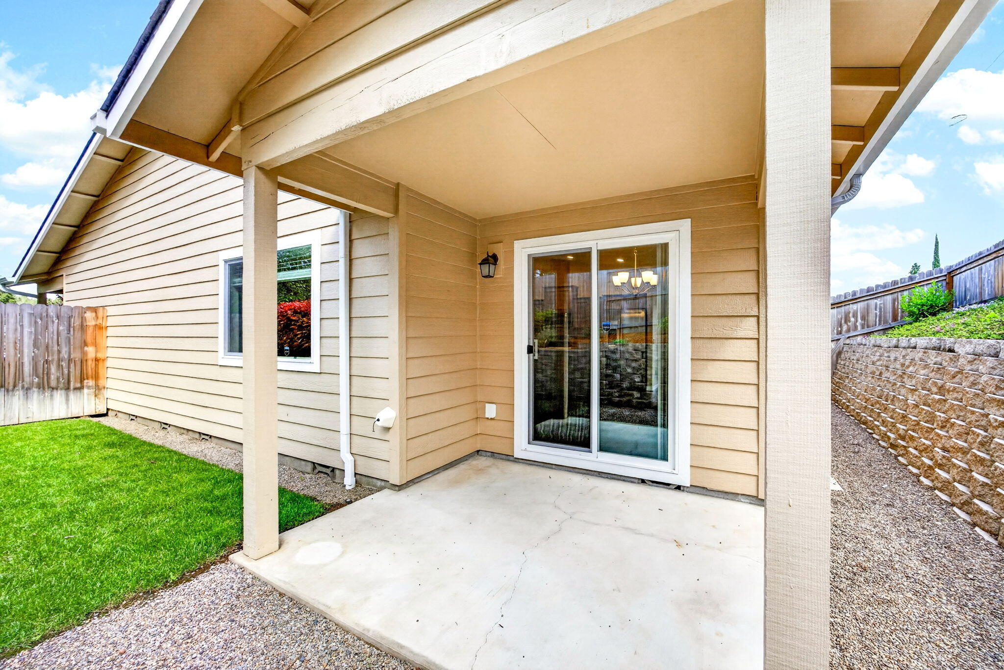 3001 Southwest University Road, Unit A & B Grants Pass, OR 97527 - Photo 30 of 38