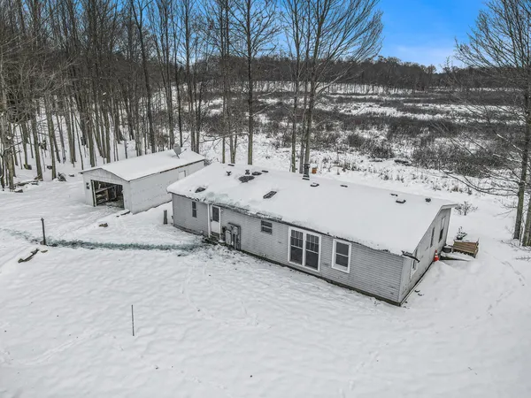 $250,000 | 45717 64th Avenue, Paw Paw, MI 49079