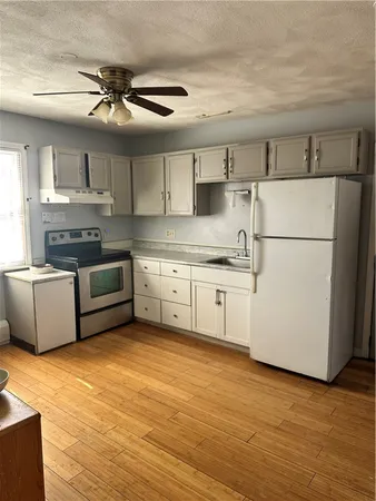 $189,000 | 424 Smithfield Avenue, Unit 6, Pawtucket, RI 02860