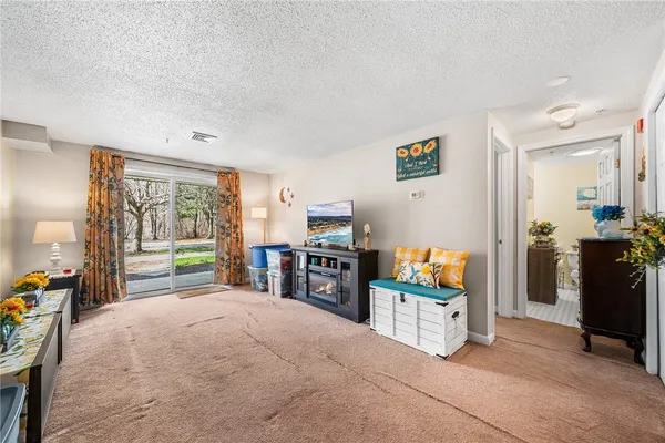 $210,000 | 25 Devereux Avenue, Unit 113, Providence, RI 02909