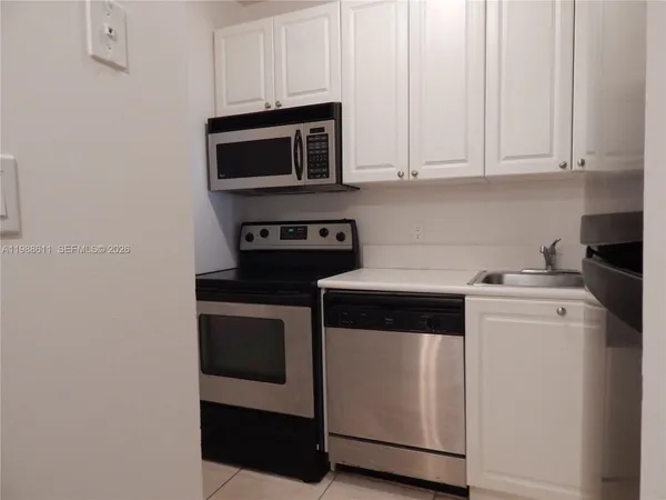 $1,500 | 1455 North Treasure Drive, Unit 6D, North Bay Village, FL 33141