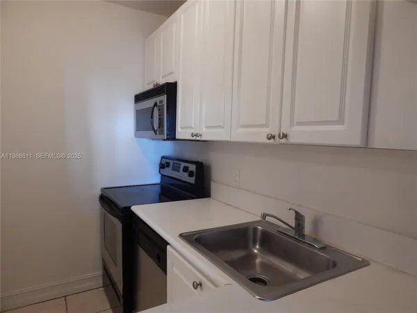 $1,500 | 1455 North Treasure Drive, Unit 6D, North Bay Village, FL 33141