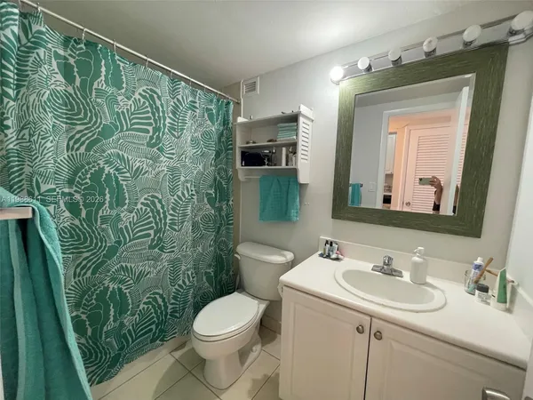 $1,500 | 1455 North Treasure Drive, Unit 6D, North Bay Village, FL 33141