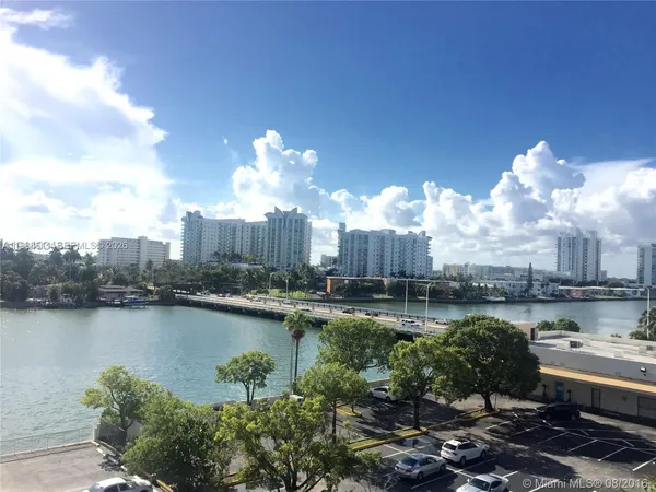 $1,500 | 1455 North Treasure Drive, Unit 6D, North Bay Village, FL 33141