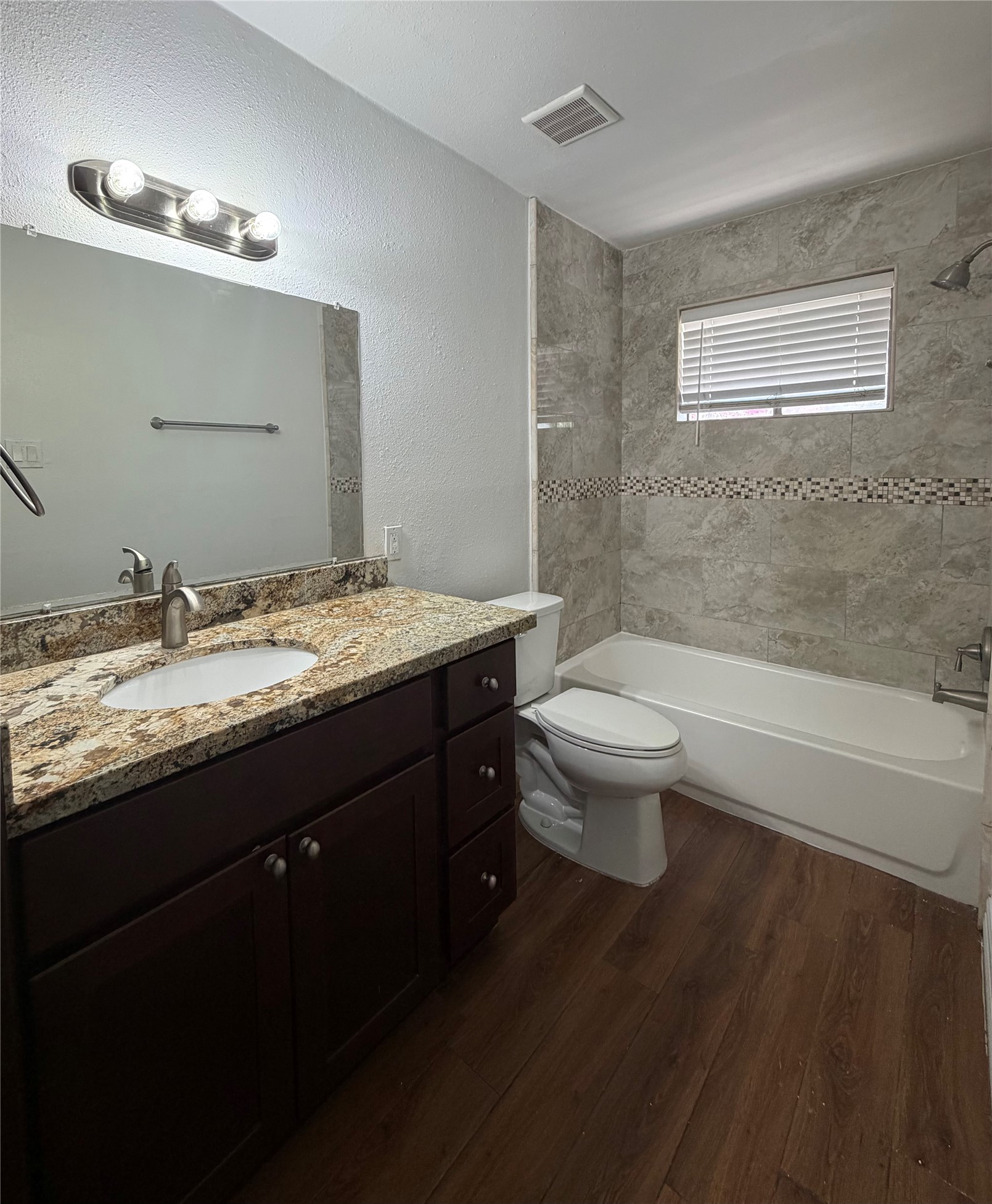 1410 Blalock Road, Unit 10 Houston, TX 77055 - Photo 6 of 12 Gallery Image 6