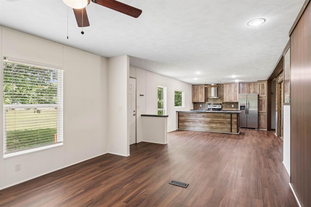 139 Cedar Drive Azle, TX 76020 - Photo 6 of 31